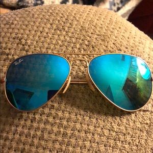 Women’s Ray Ban Aviator sunglasses